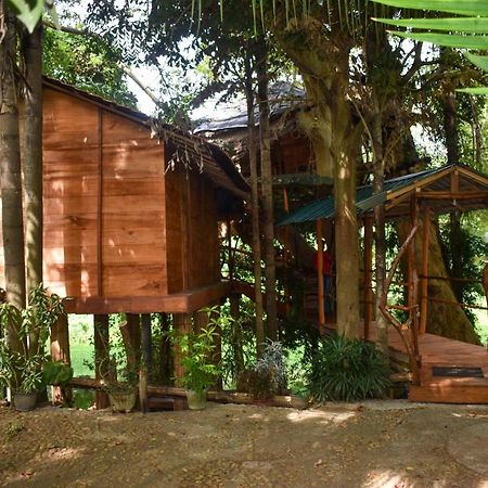 티사마하라마 Kumbuk Tree House 빌라 외부 사진